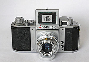 クラシックカメラの物語 一眼レフの誕生